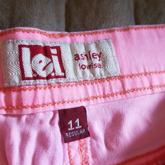 Shorts - Picture 2 of 2